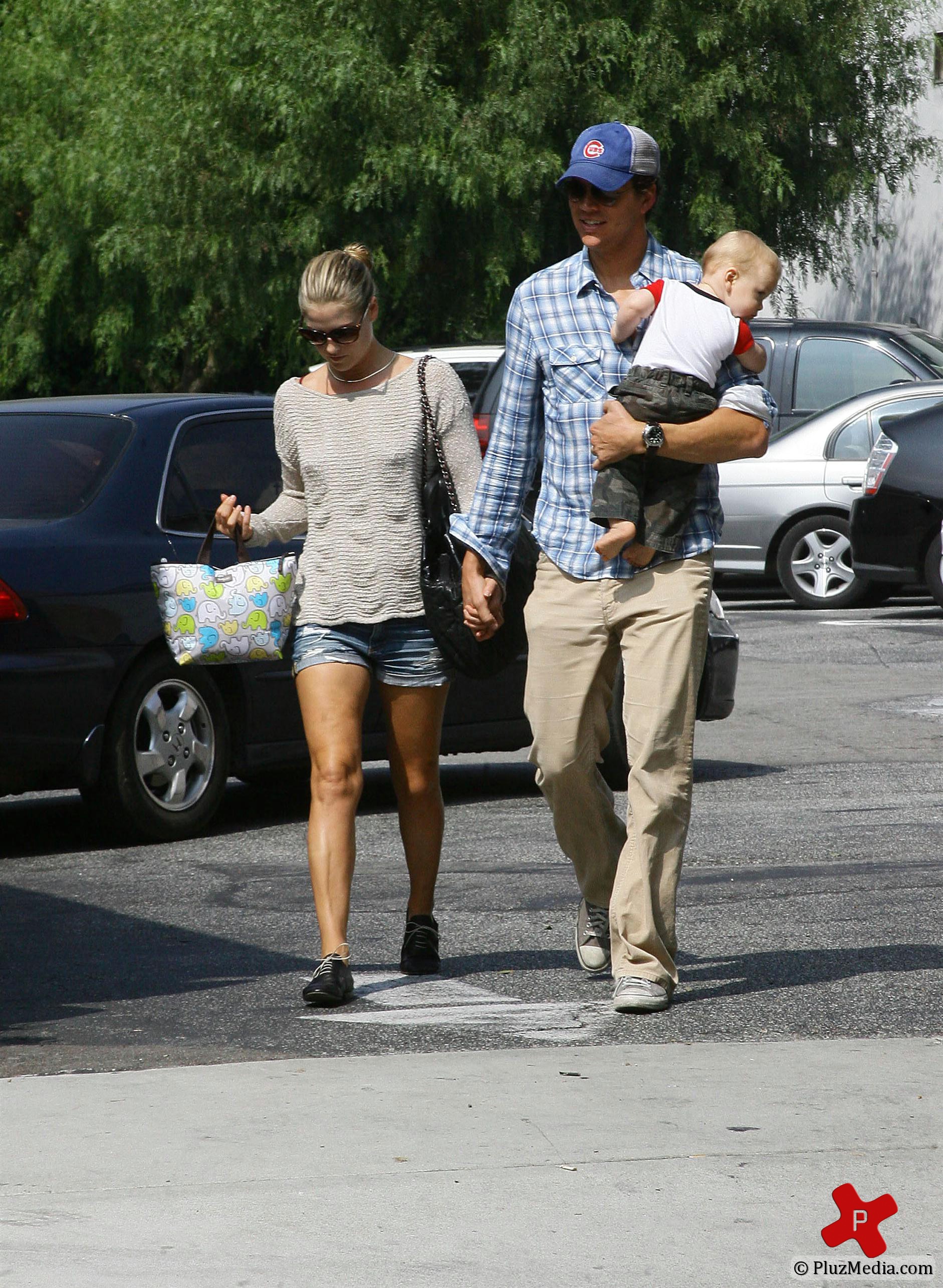 Ali Larter with husband Hayes MacArthur leaving Hugo's restaurant photos | Picture 77090